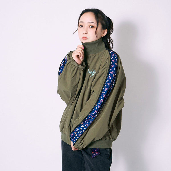 [MADE-TO-ORDER] WINGLE TWINKLE ILLUST NYLON ZIP-UP JACKET【OLIVE GREEN】